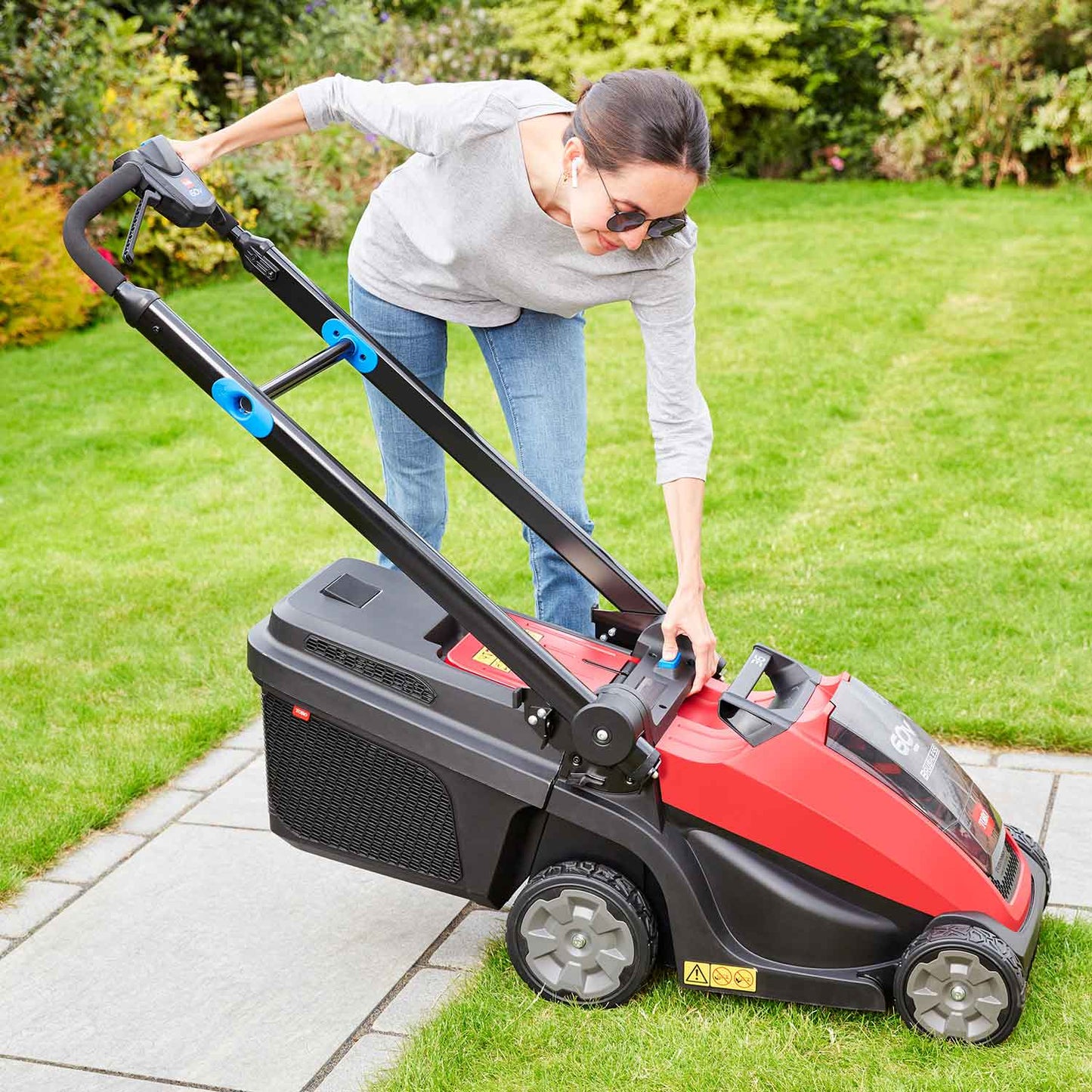 14" (36 cm) eMulticycler 60V MAX* Battery Mower
