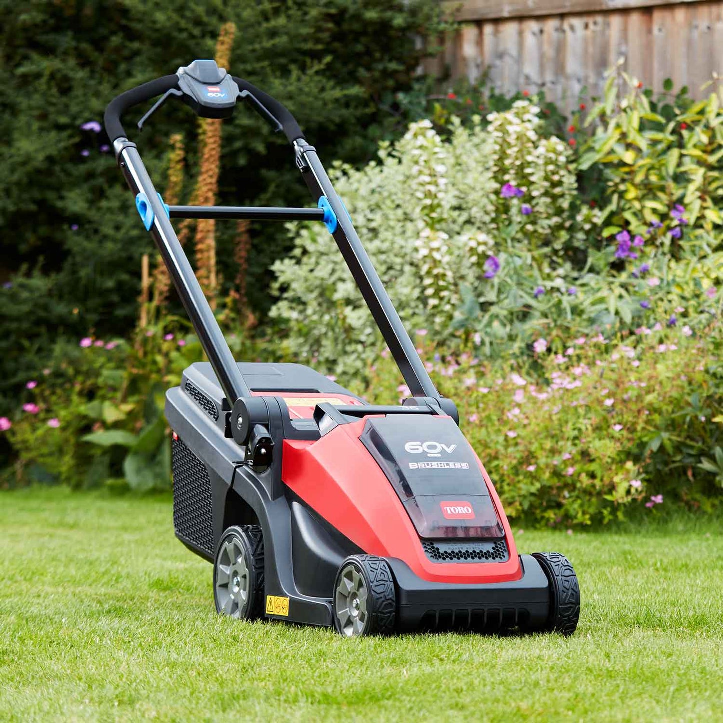17" (43 cm) eMulticycler 60V MAX* Battery Mower